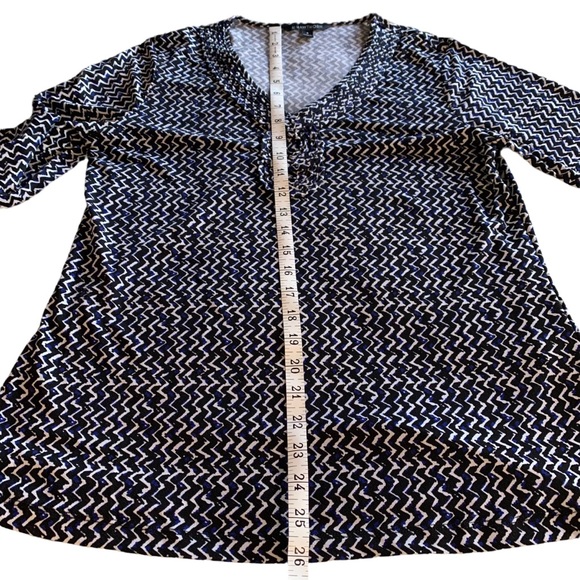 41 Hawthorn V-Neck Blouse - Medium - Picture 7 of 12